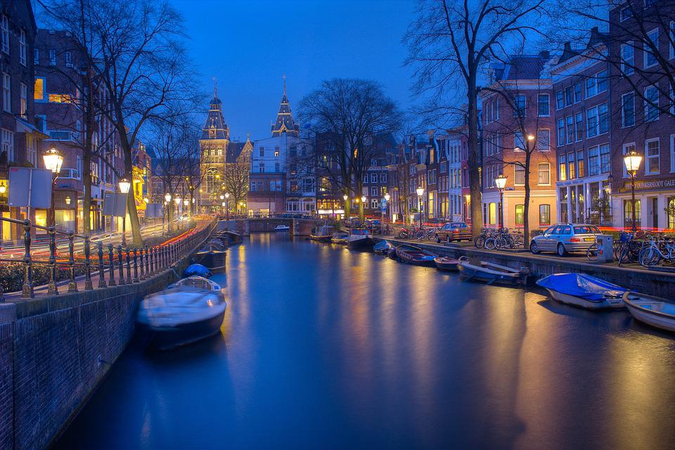 ماذا تعرف عن أمستردام
