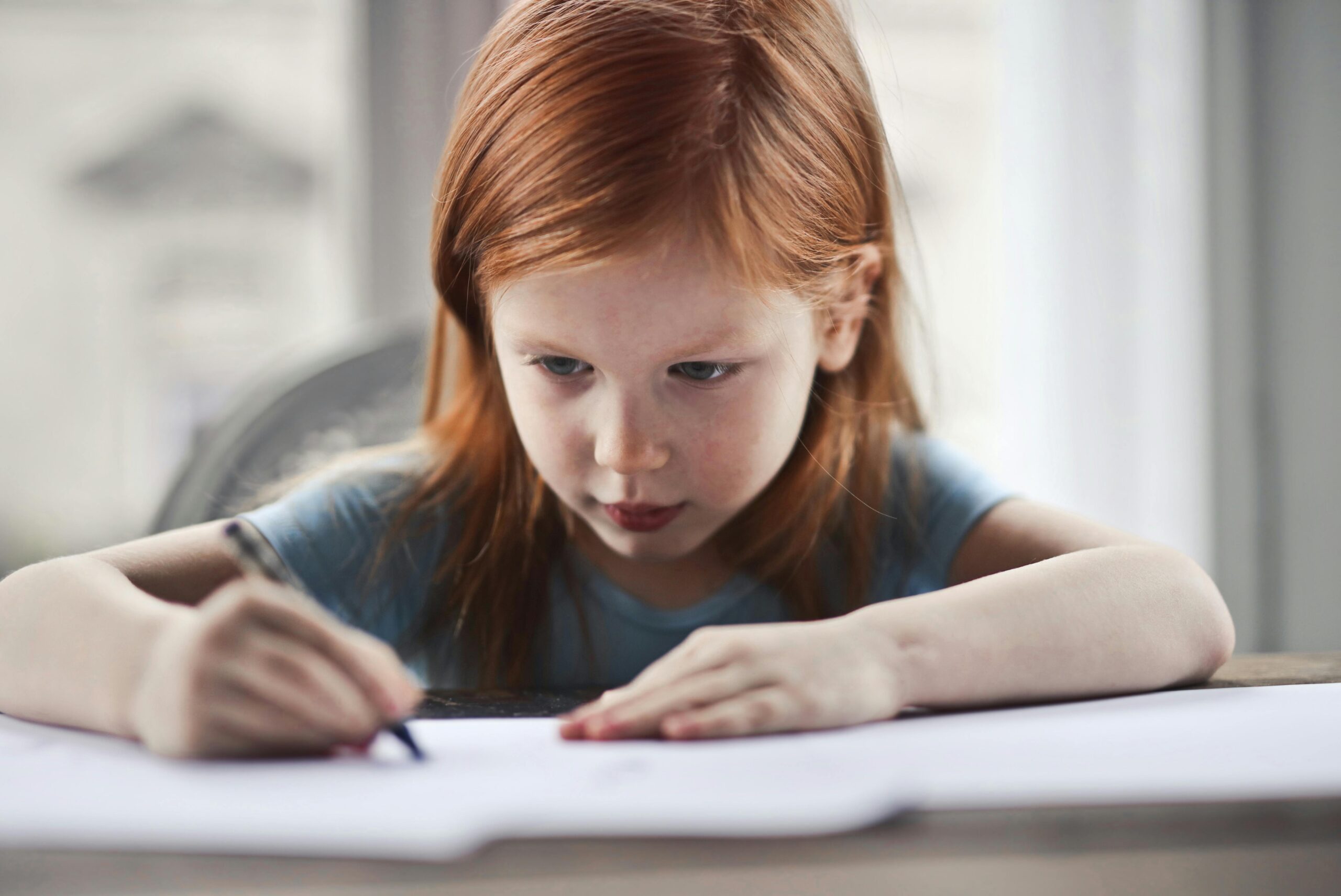 دراسة حديثة: الكتابة اليدوية للأطفال تتفوق على رقمنة التعليم